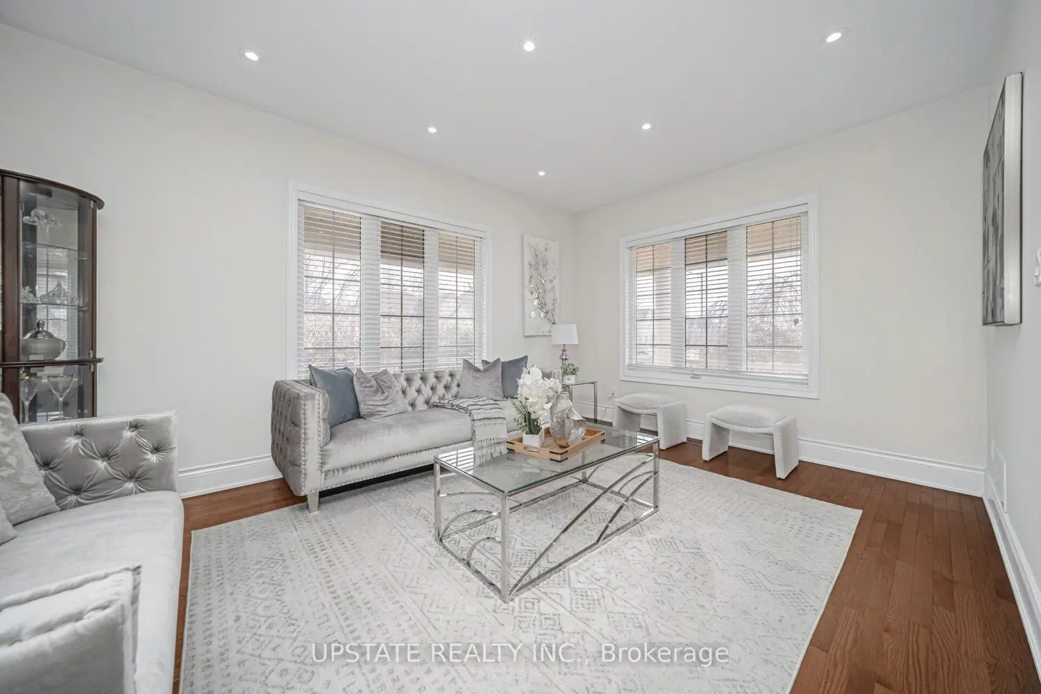 2 Beachville Circle photo 2