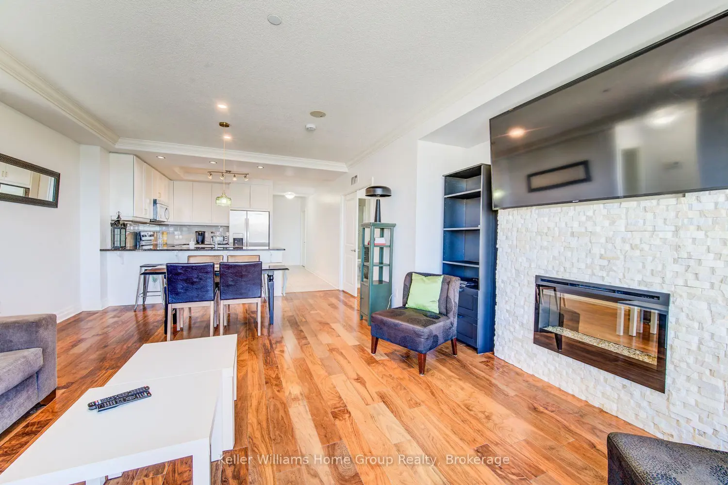 150 Wellington Street 901 photo 5