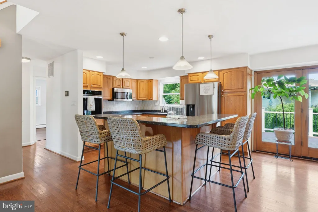 8418 Geneva Road, Pasadena, MD 21122 photo 3