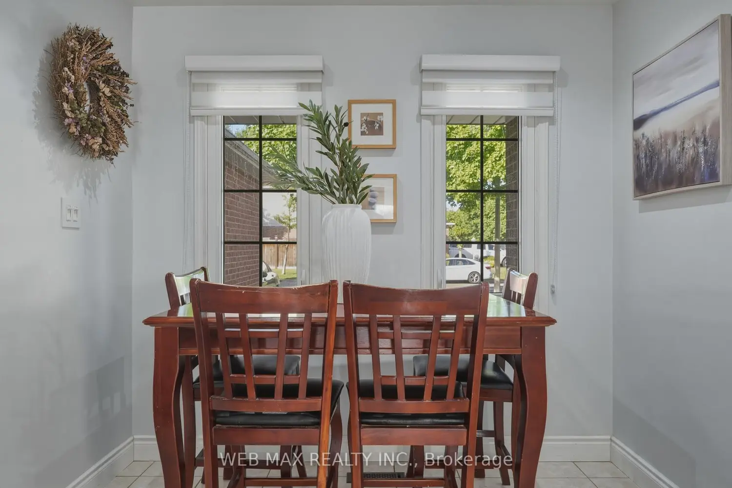 58 Cassander Crescent photo 4