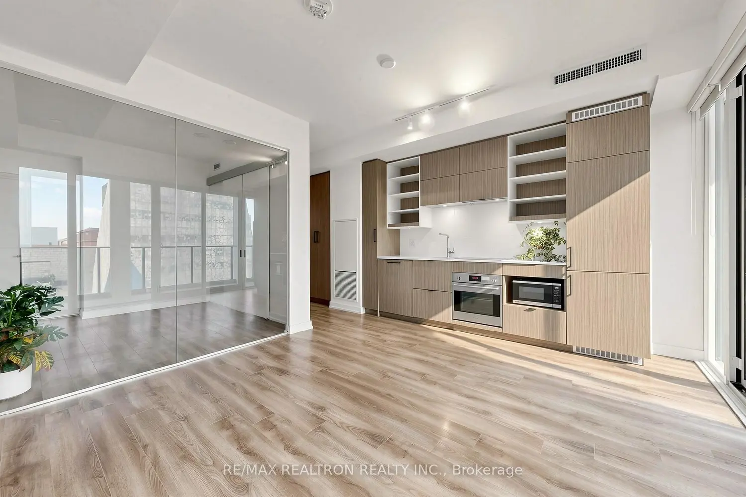 20 Edward Street 619 photo 3