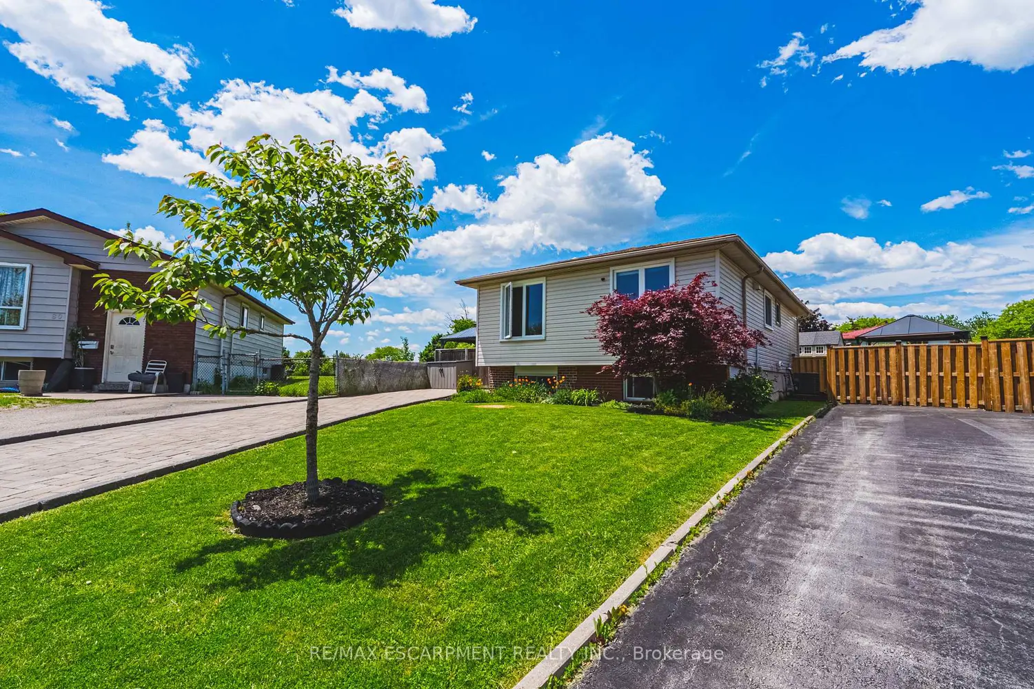 76 Boston Crescent photo 2