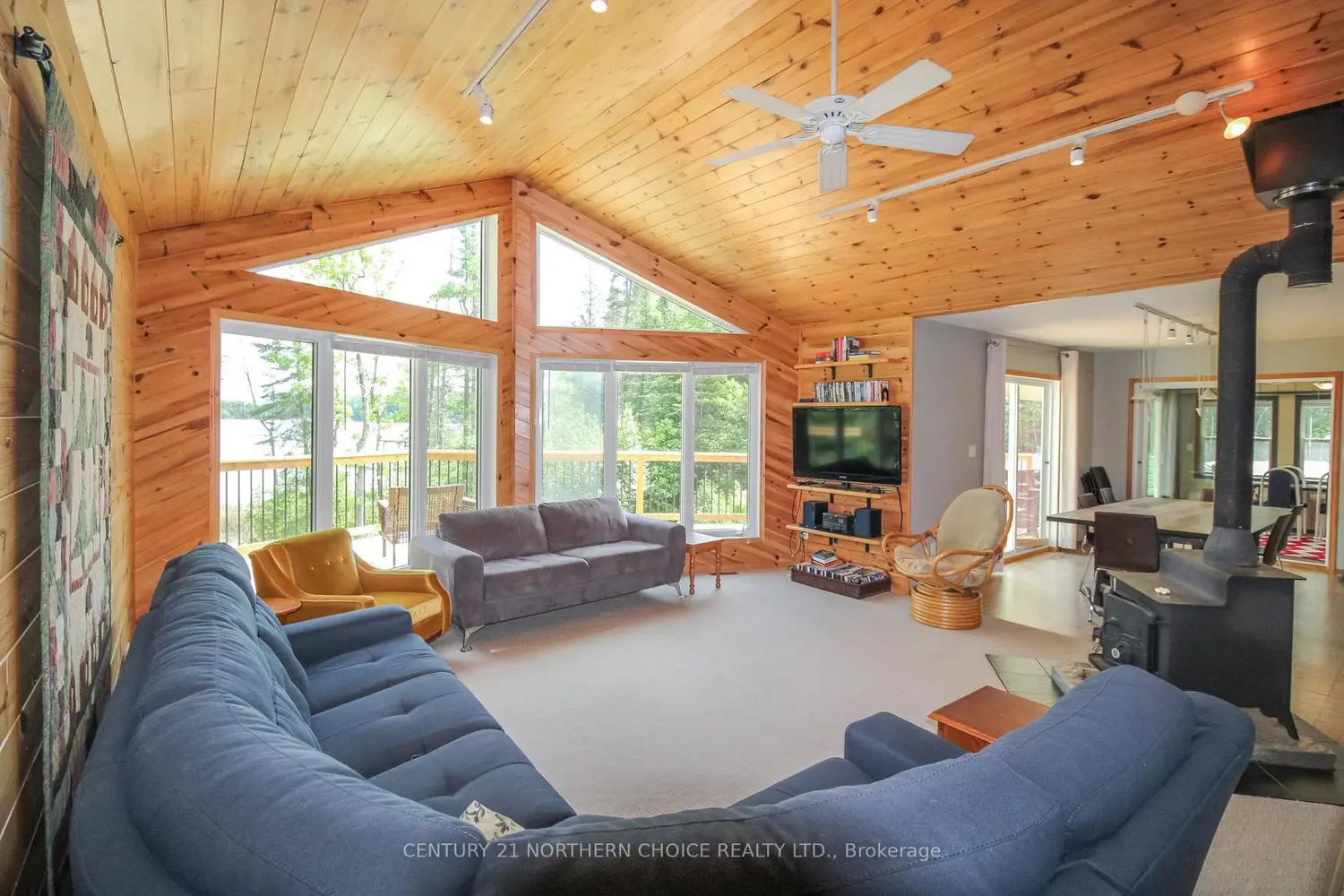 36 Poplar Bay Road photo 5