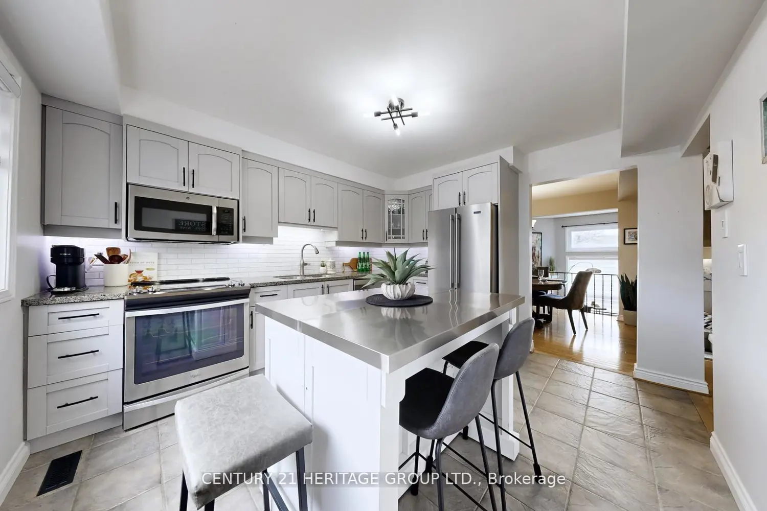 8 Dunkeld Way