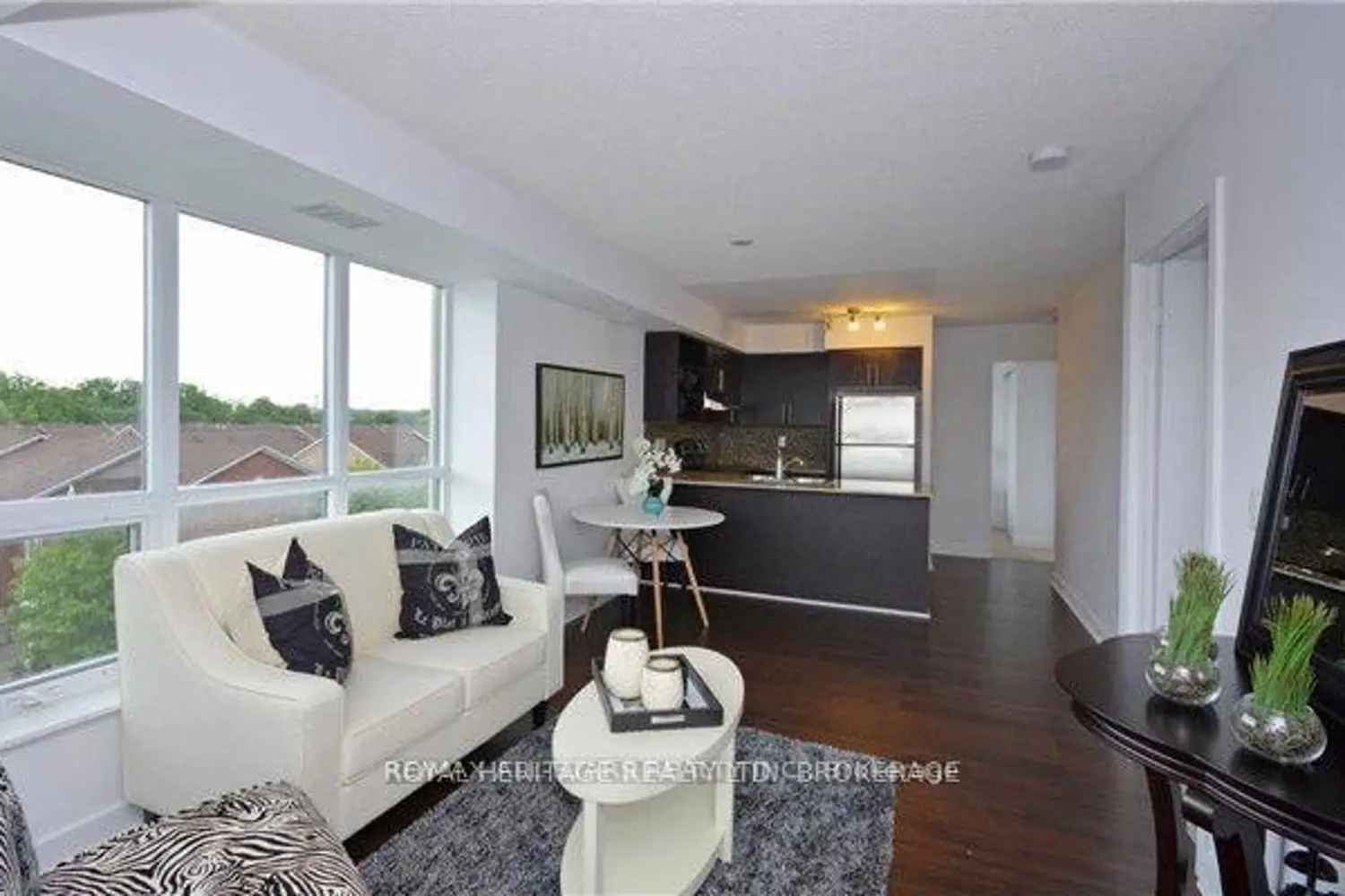 120 Dallimore Circle 424 photo 4
