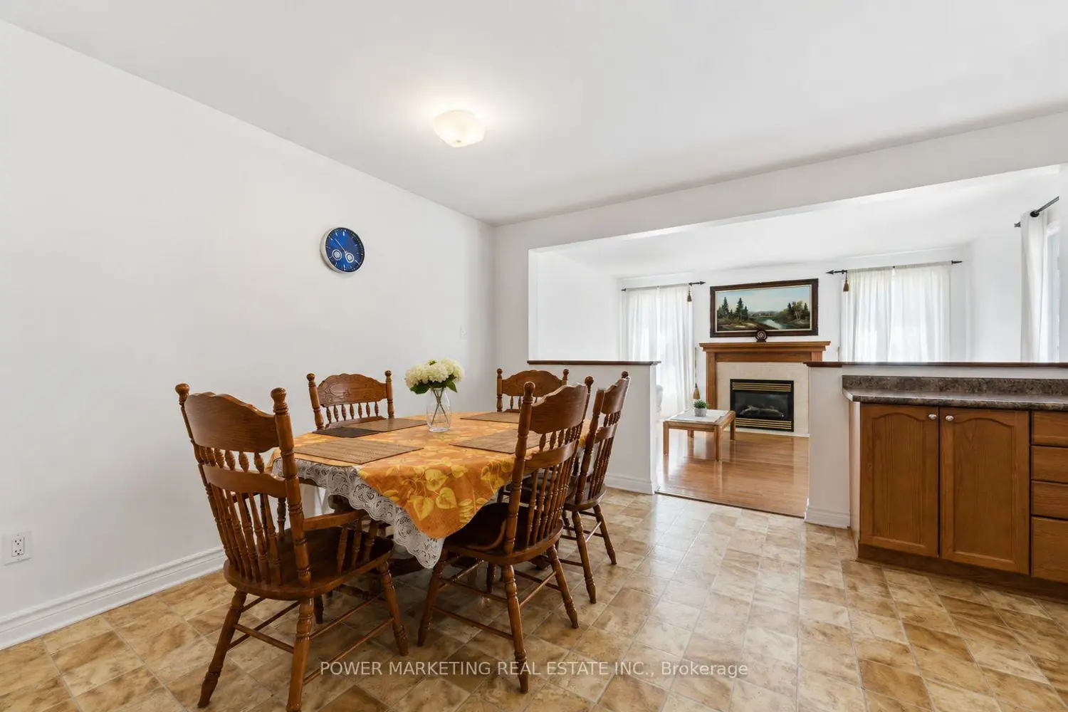 37 Cresthaven Drive photo 4