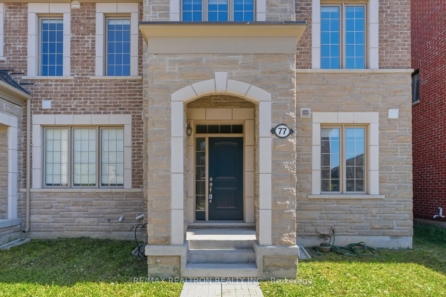 77 Casely Avenue photo 3