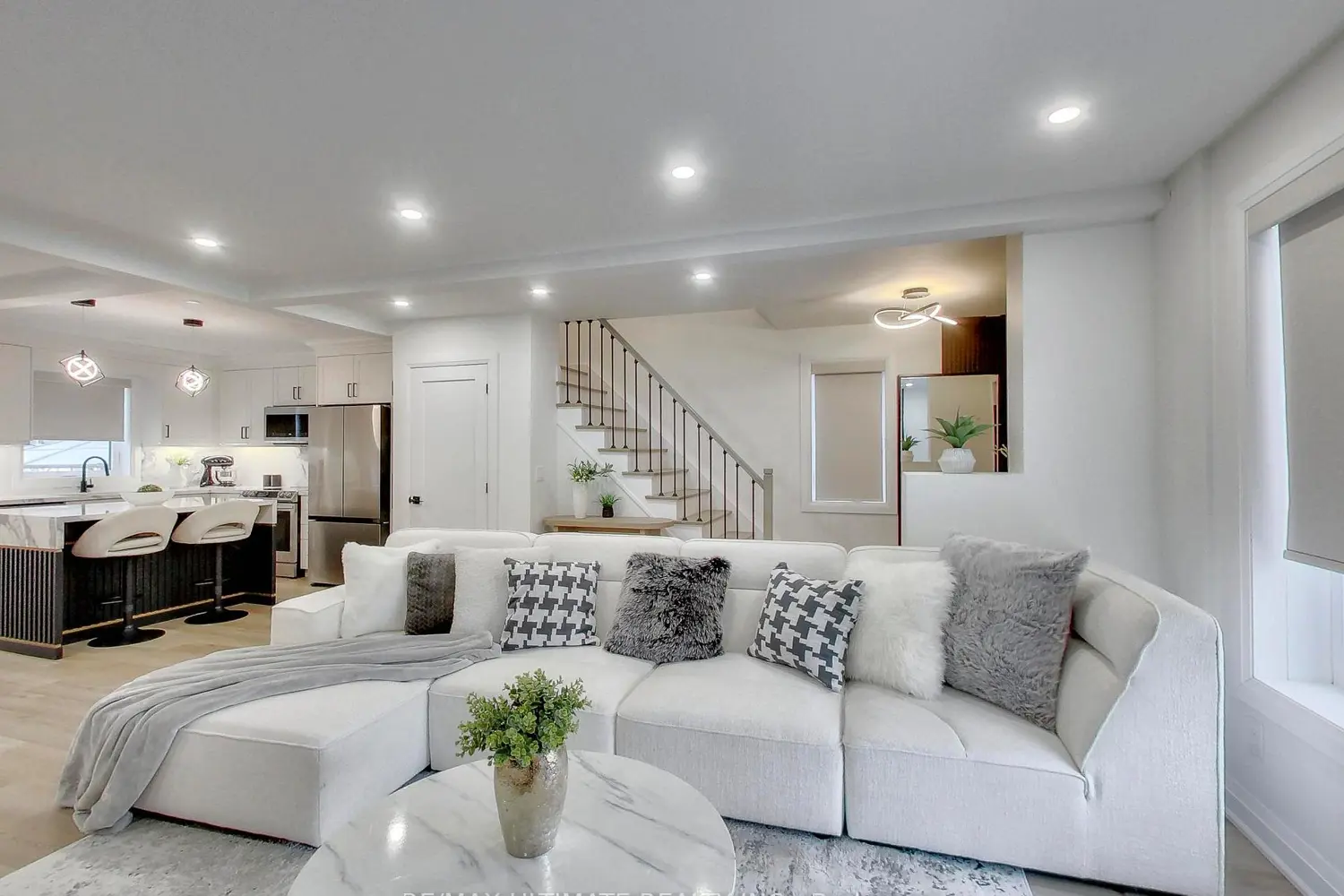 11 Blandorman Road photo 5