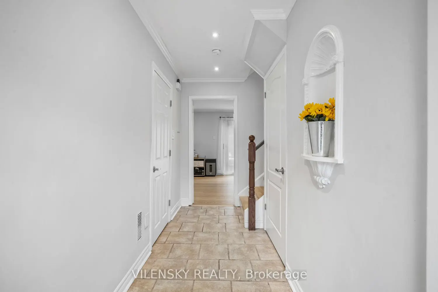 14 Poplar Crescent 19 photo 2