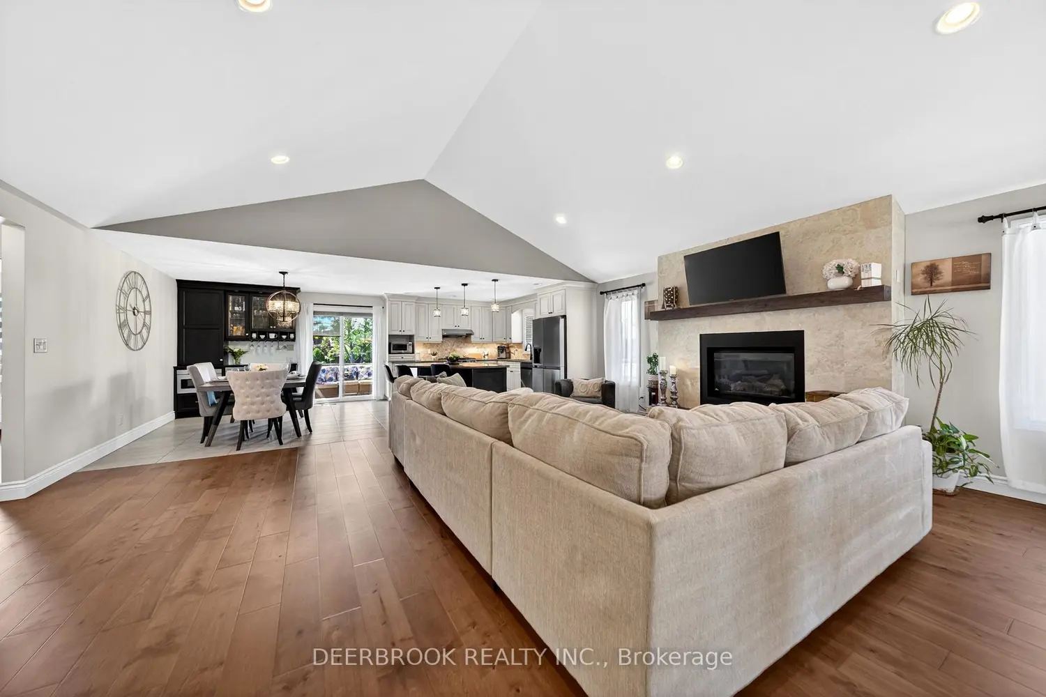 3939 Wildwood Drive photo 4