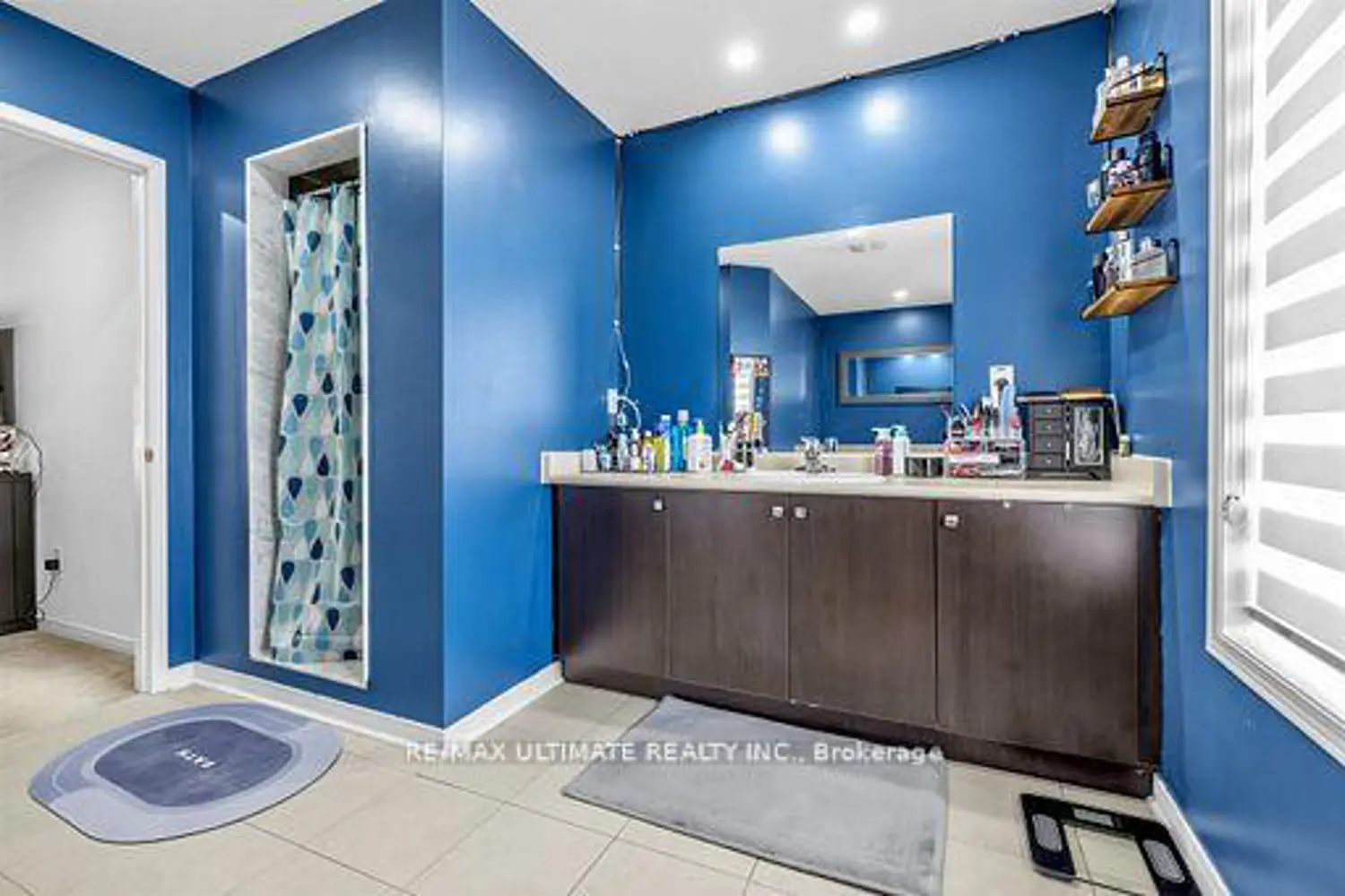 255 Torbarrie Road photo 4