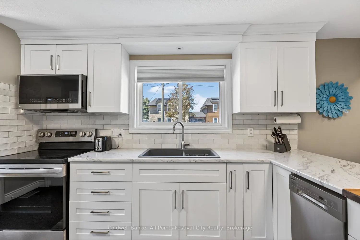 125 Widder Street photo 5