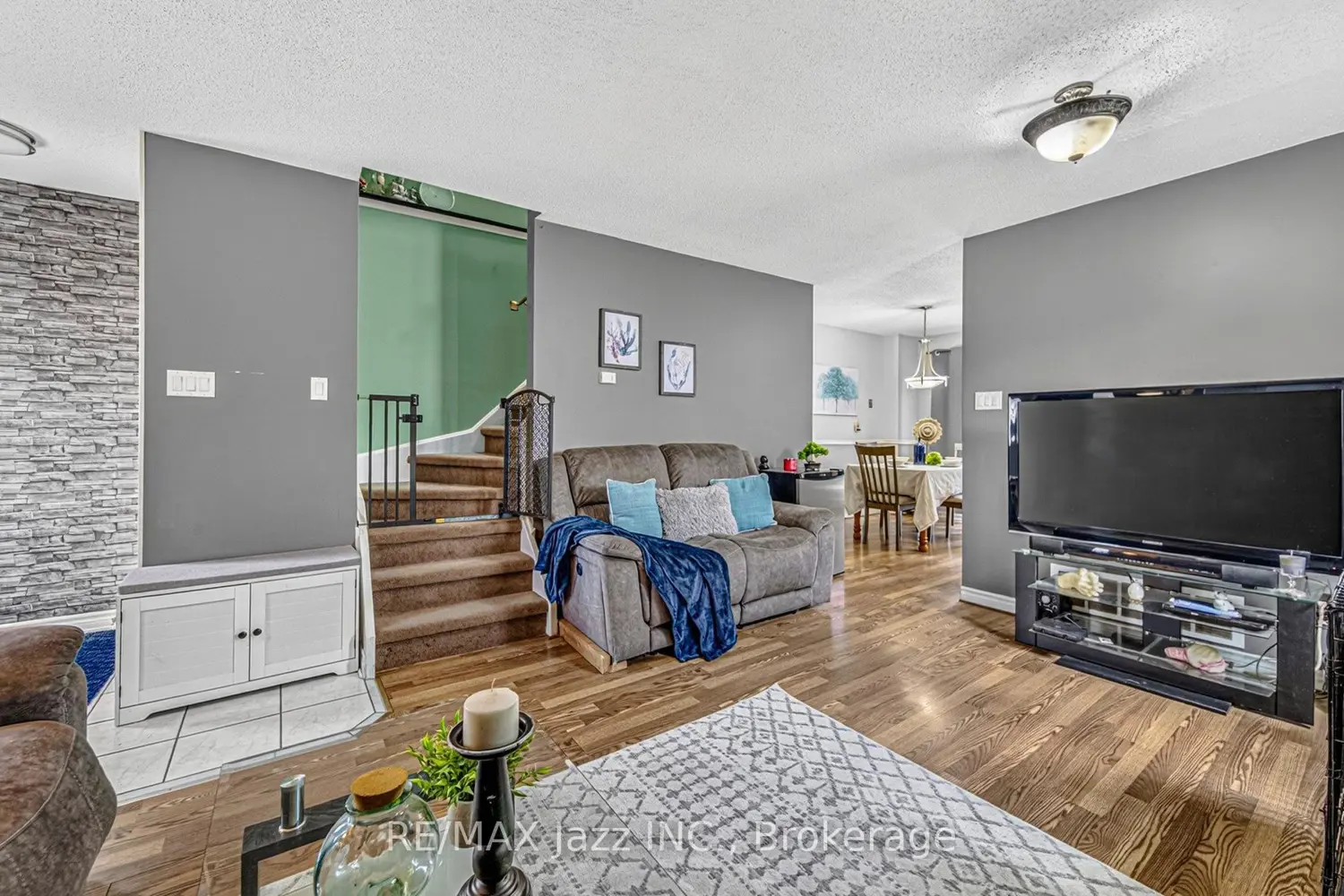 1387 Ritson Road photo 4