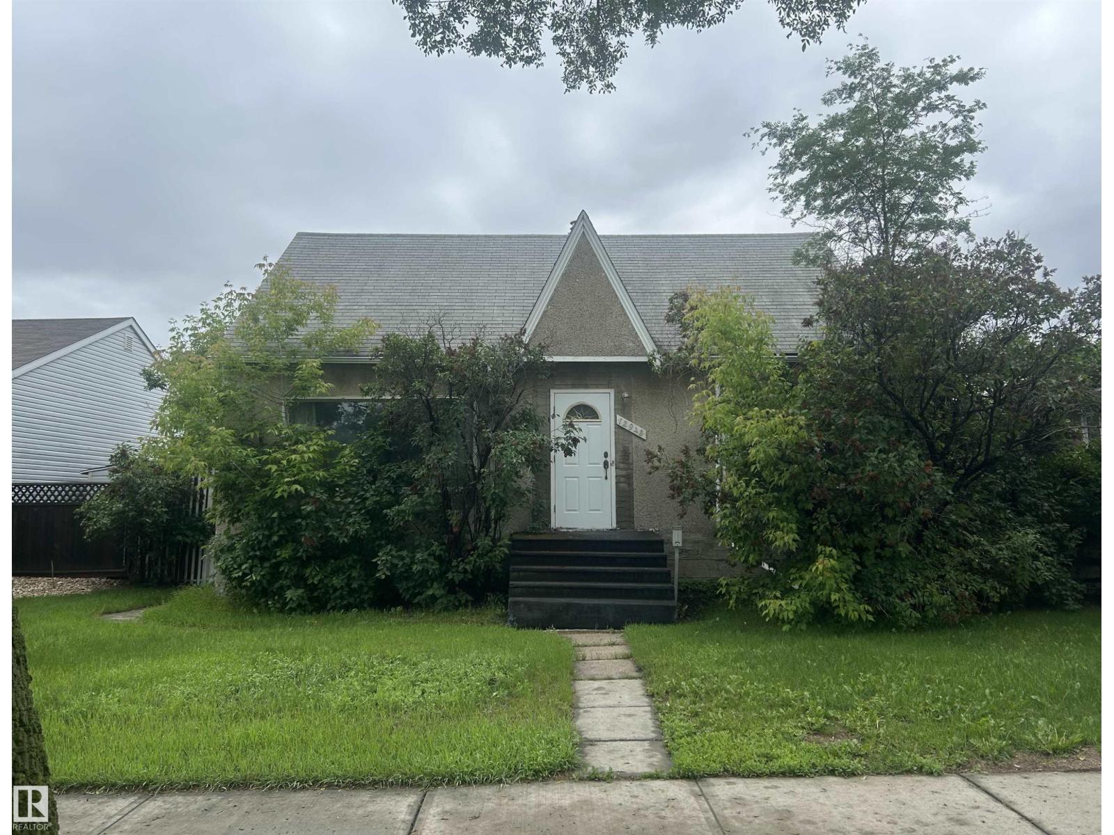 12943 Sherbrooke Avenue NW, Edmonton, AB, T5L4E6