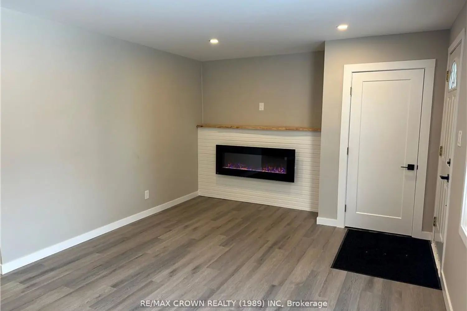 479 Angus Avenue photo 2