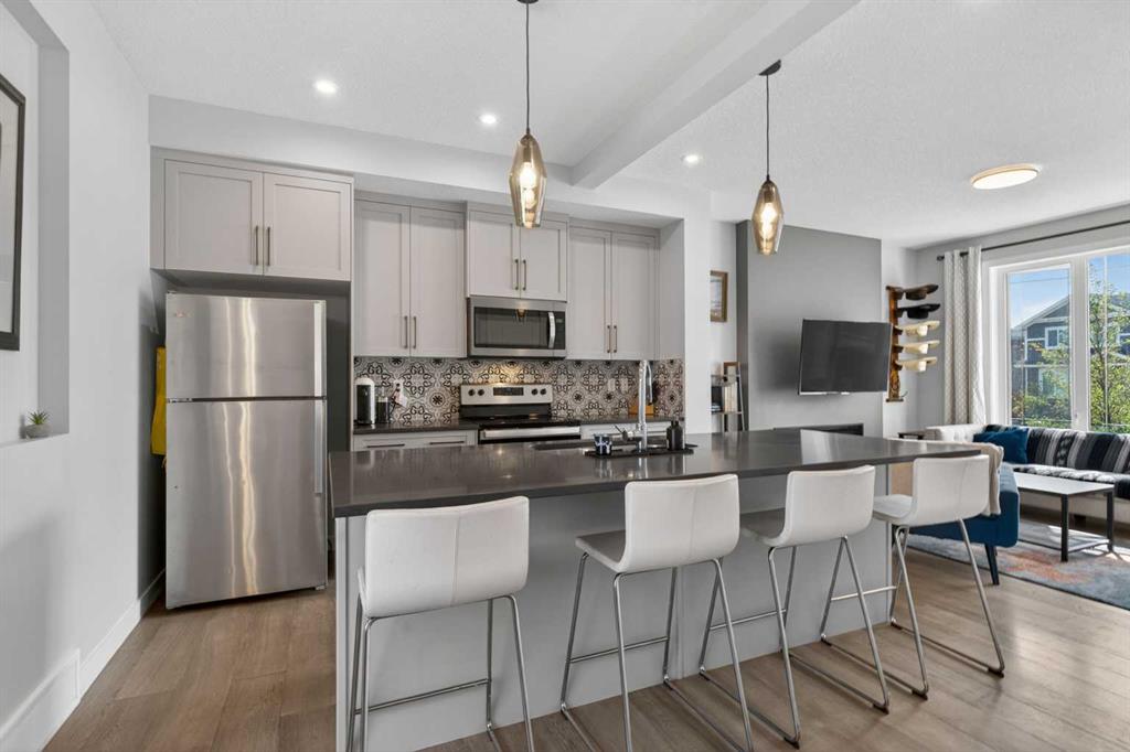 394 Sundown Road, Cochrane, AB, T4C 2A6 photo 4