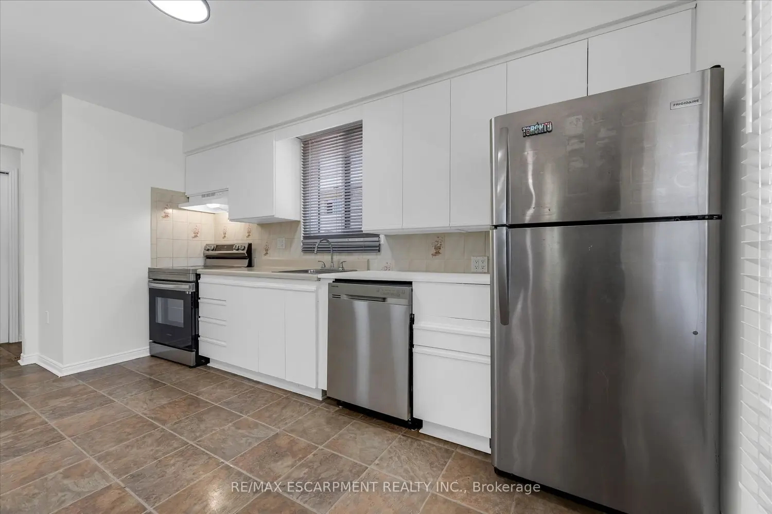 261 Limeridge Road photo 5