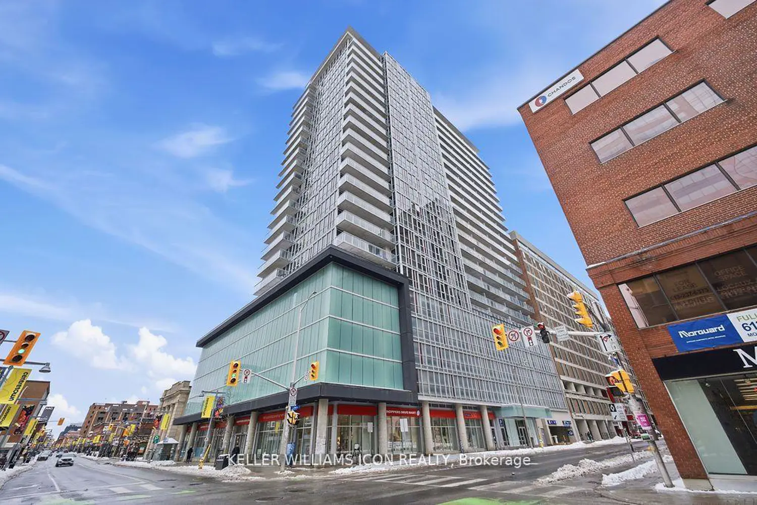 324 Laurier Avenue 1301
