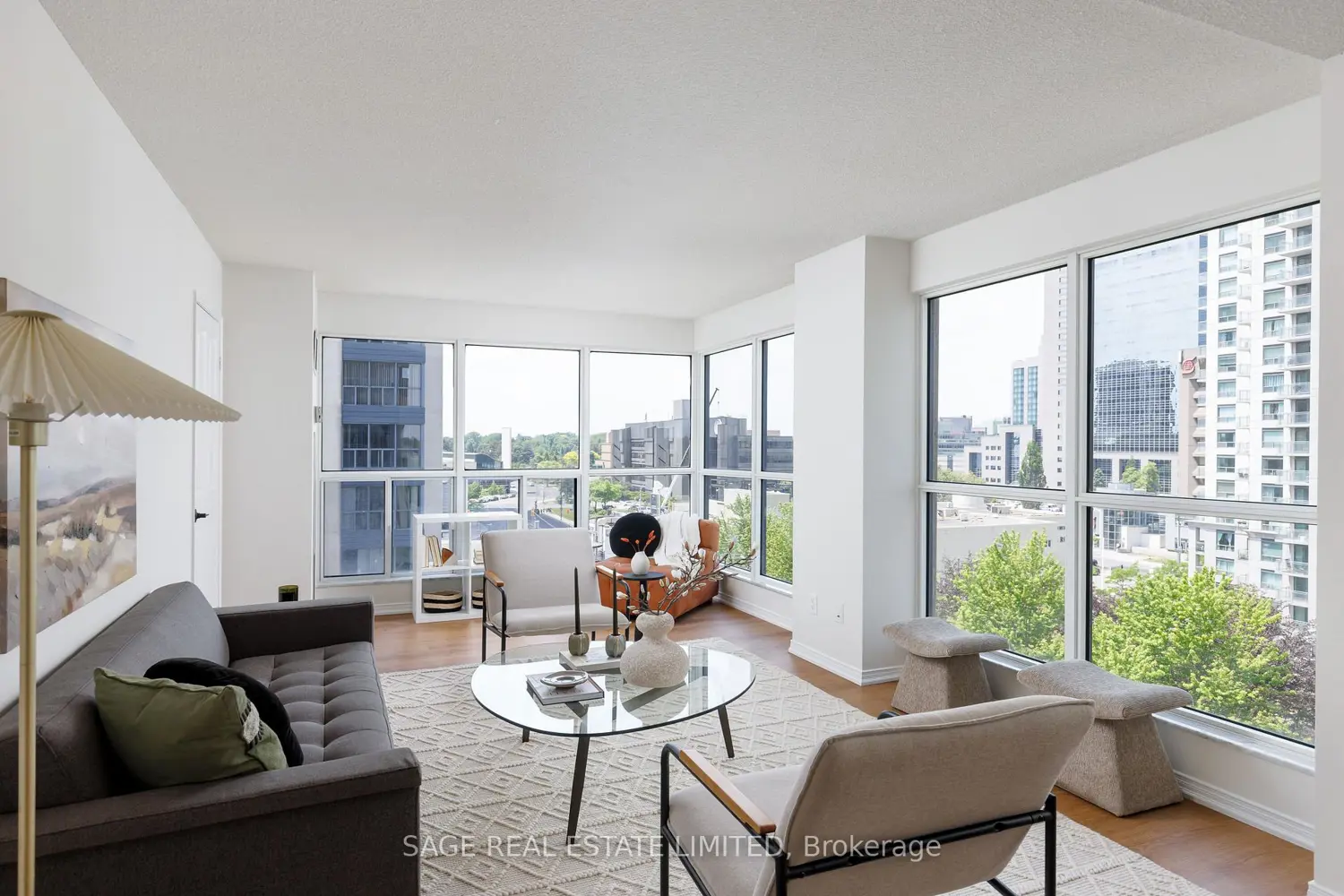 28 Hollywood Avenue 811 photo 4