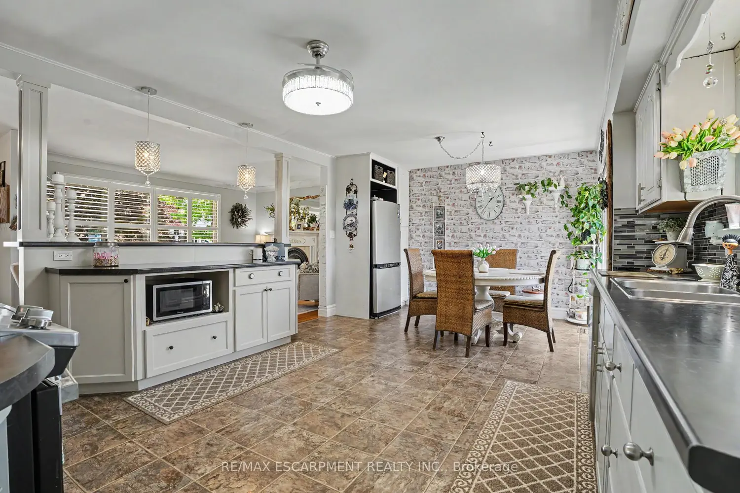 52 Lorne Avenue photo 5