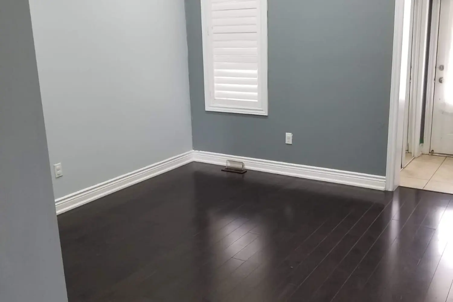 99 Connolly Crescent photo 2