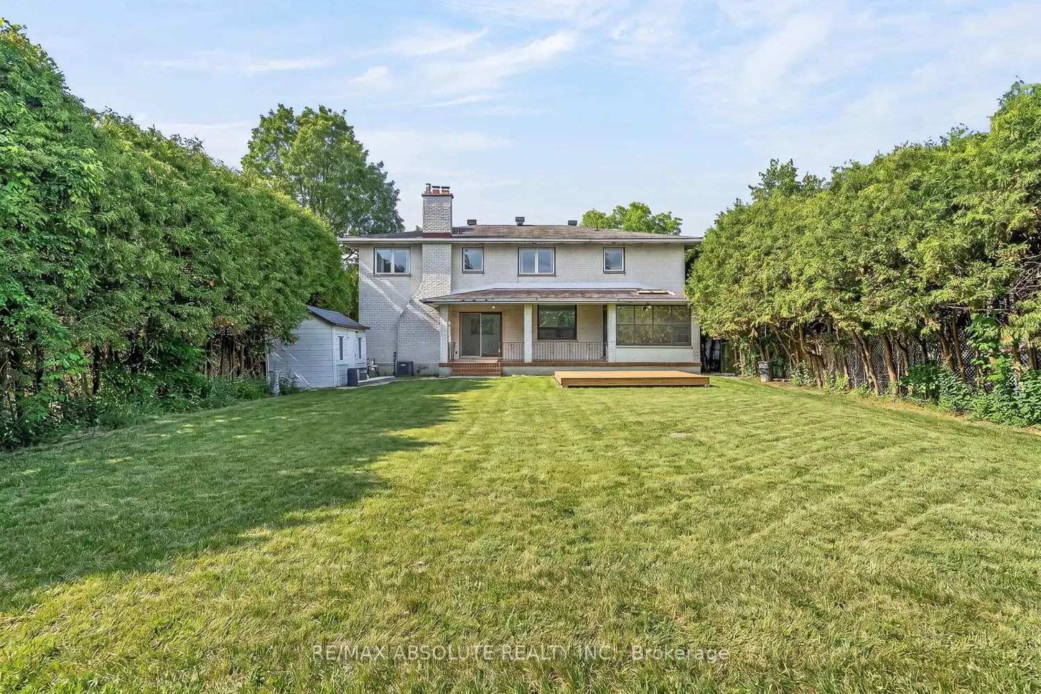 1444 Normandy Crescent photo 3