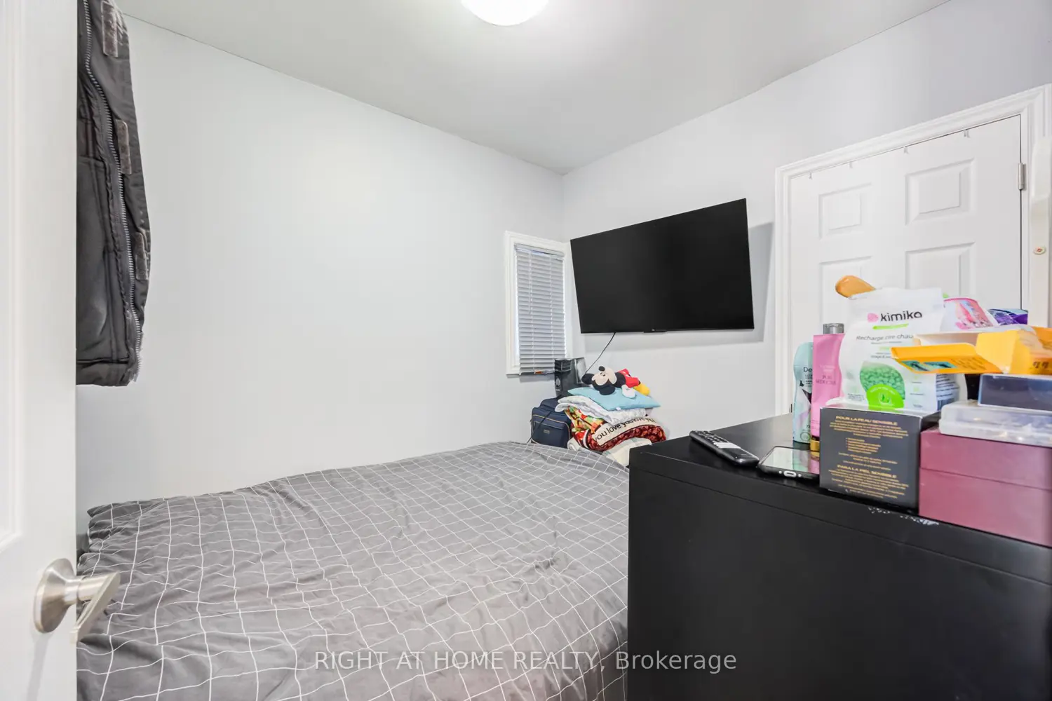 519 Rogers Road photo 3