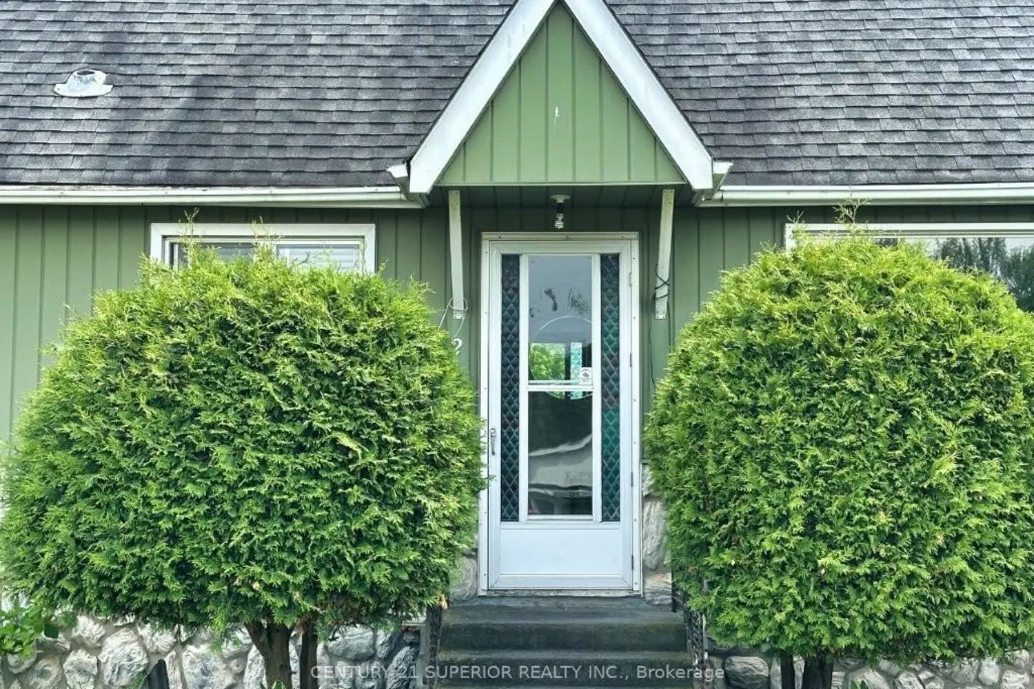 242 Empire Ave photo 3