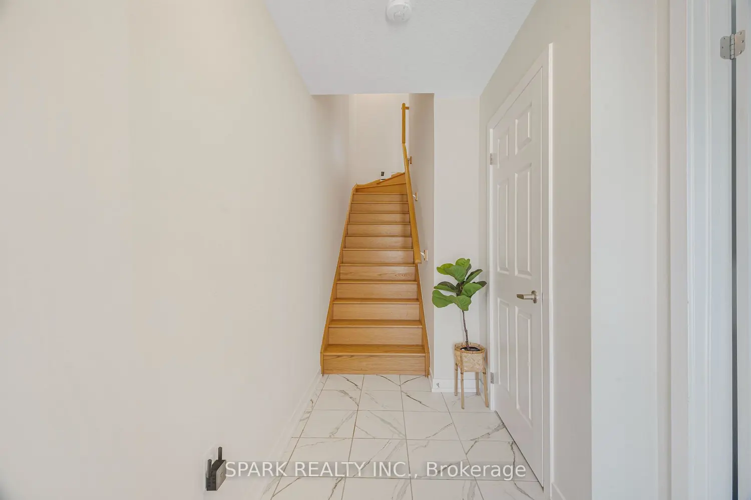226 Melody Lane photo 2