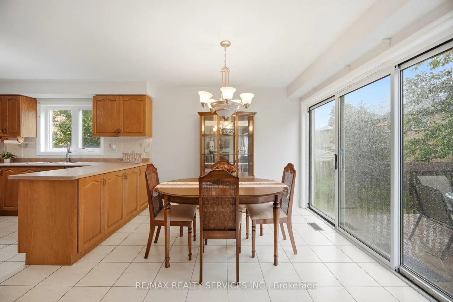93 Seclusion Crescent photo 2