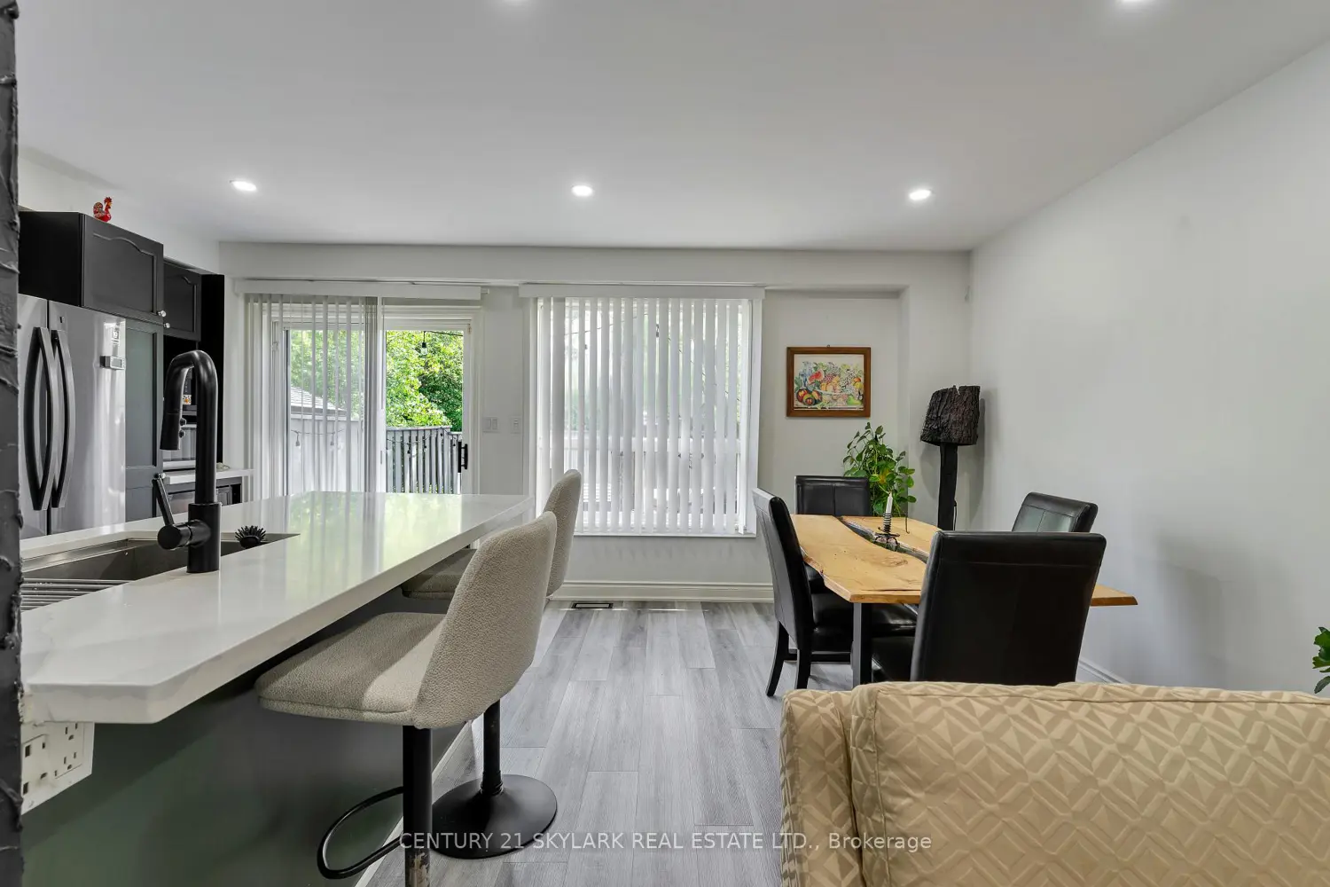 10 Cadham Boulevard 18 photo 3