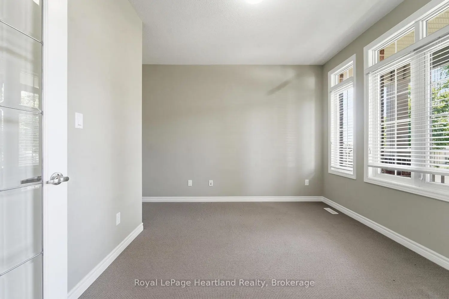 518 Blue Jay Drive 18 photo 2