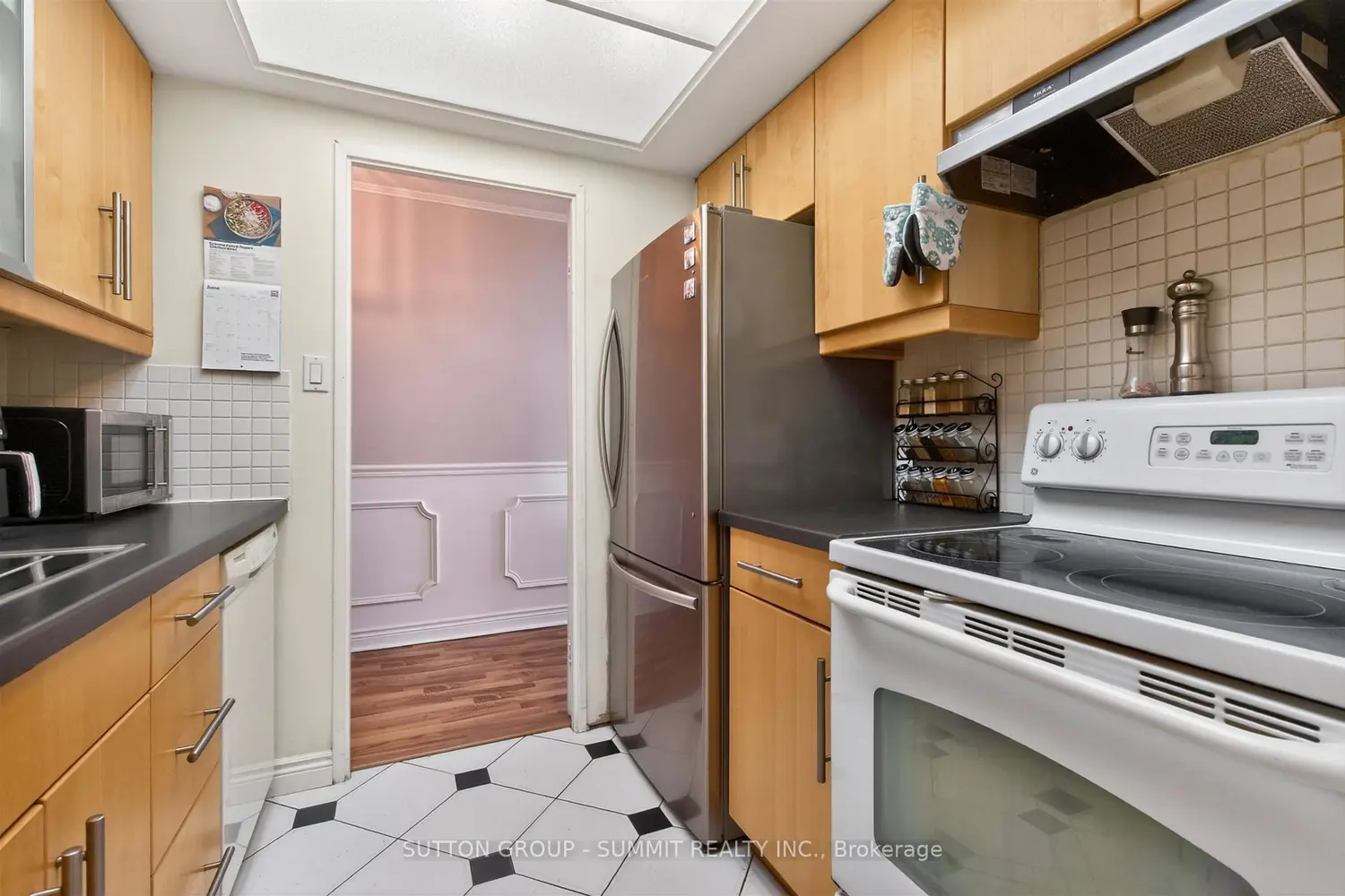 1535 Lakeshore Road 1606 photo 4