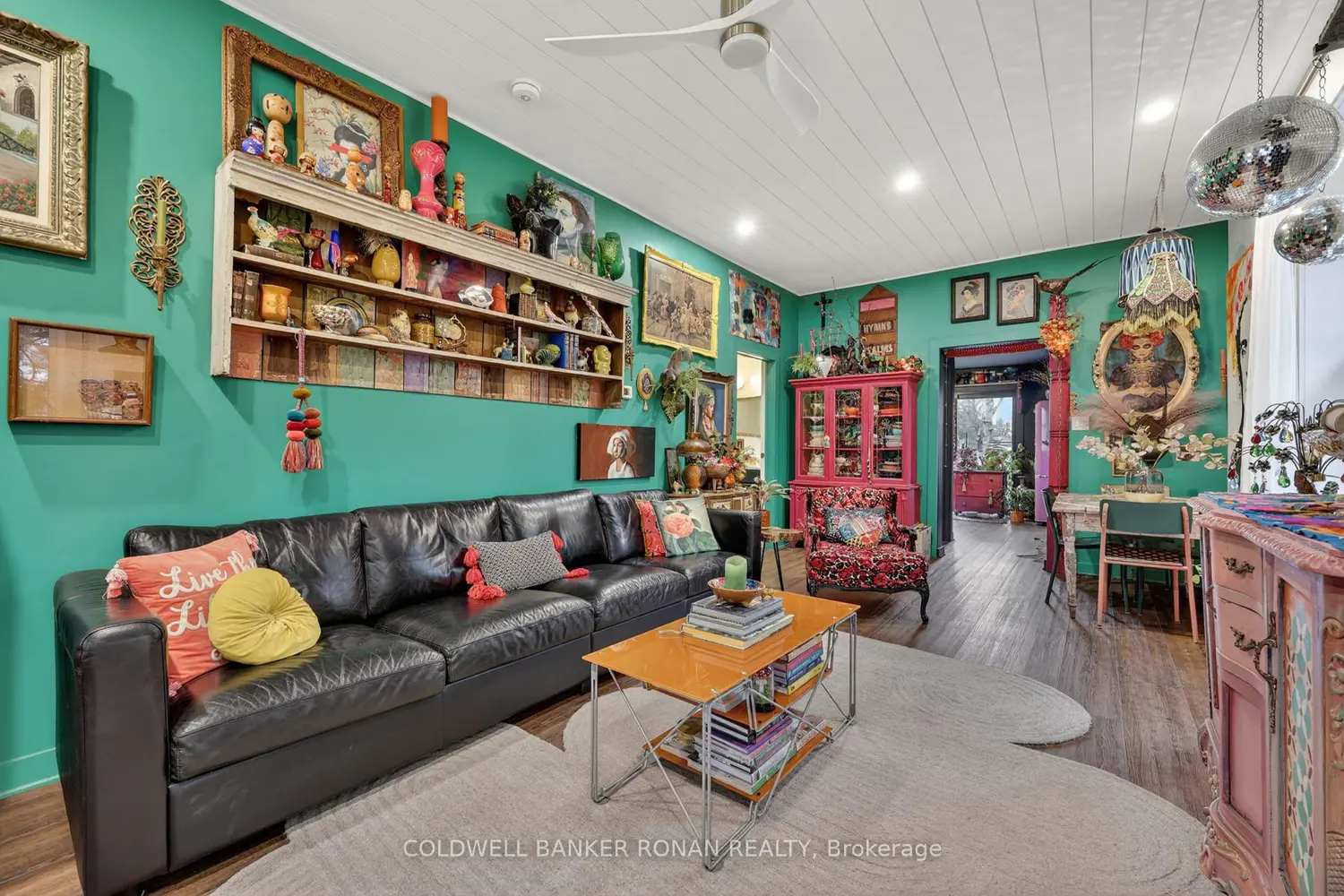 87 Wellington Street photo 5