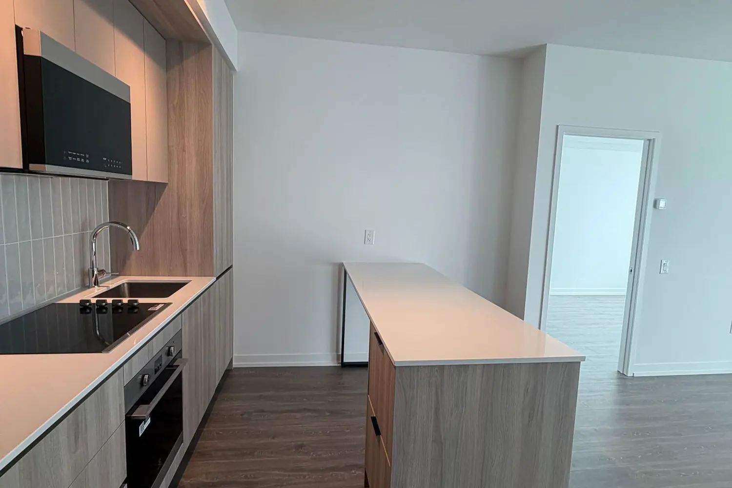 2485 Eglinton Avenue 1304