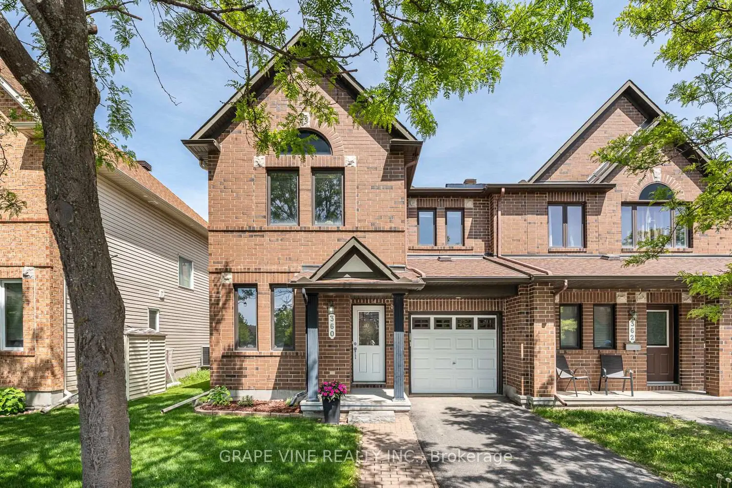 360 Balinroan Crescent