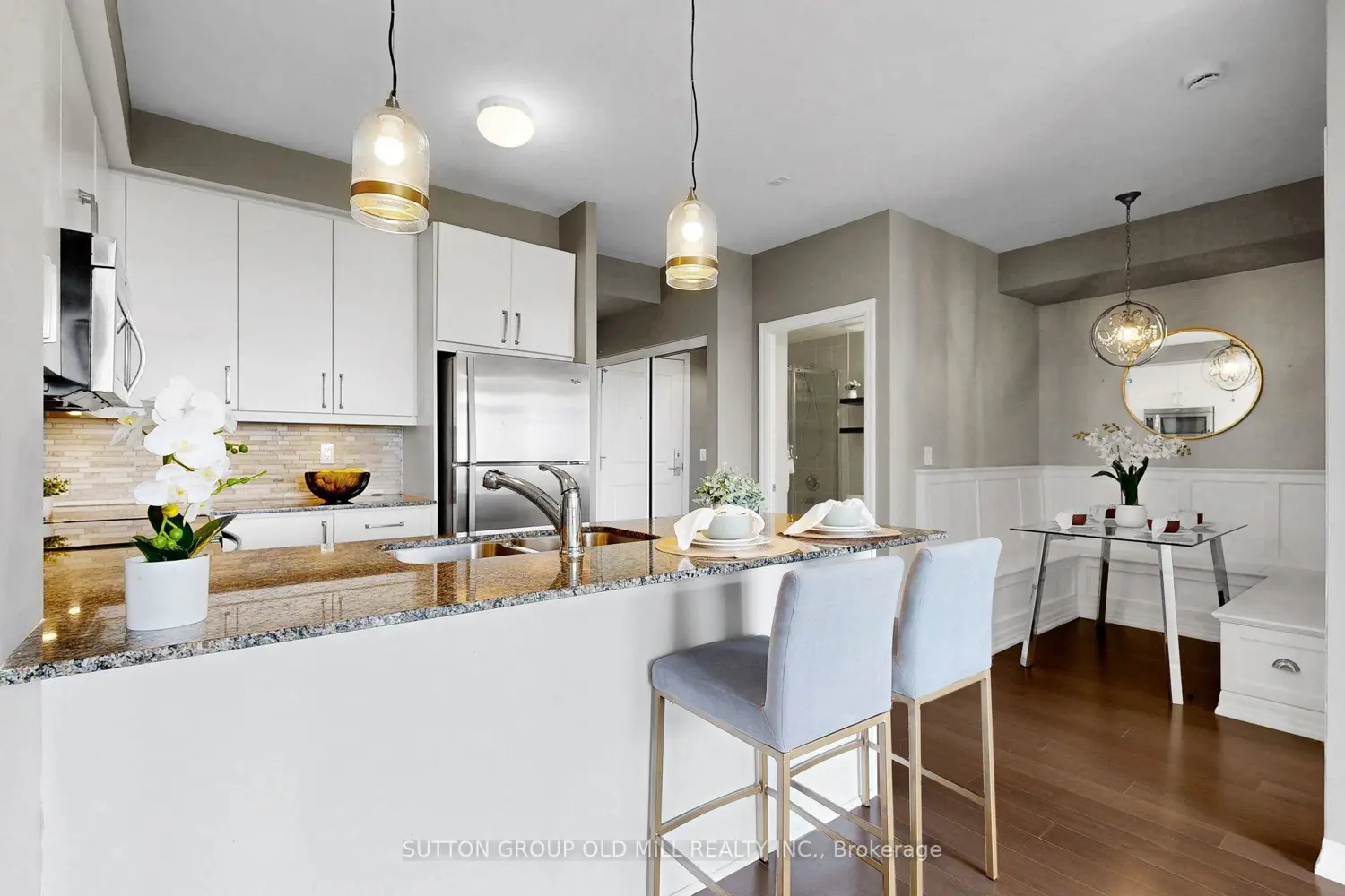 3563 Lake Shore Boulevard 707 photo 3