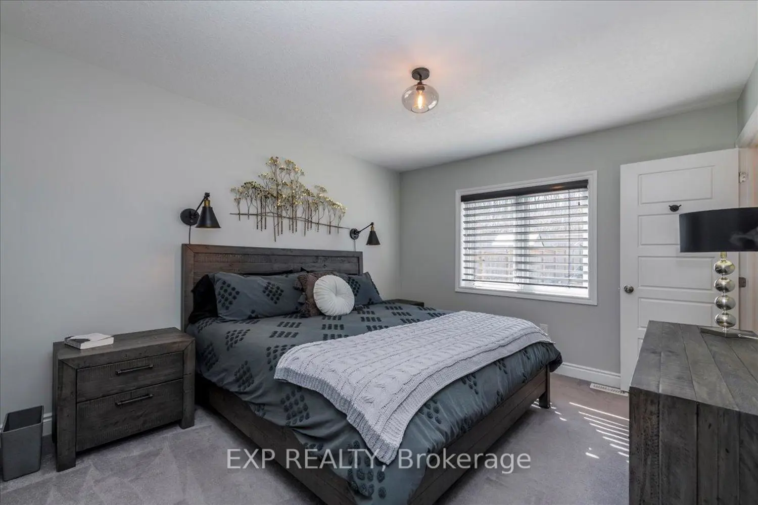 51 Hunter Avenue photo 5