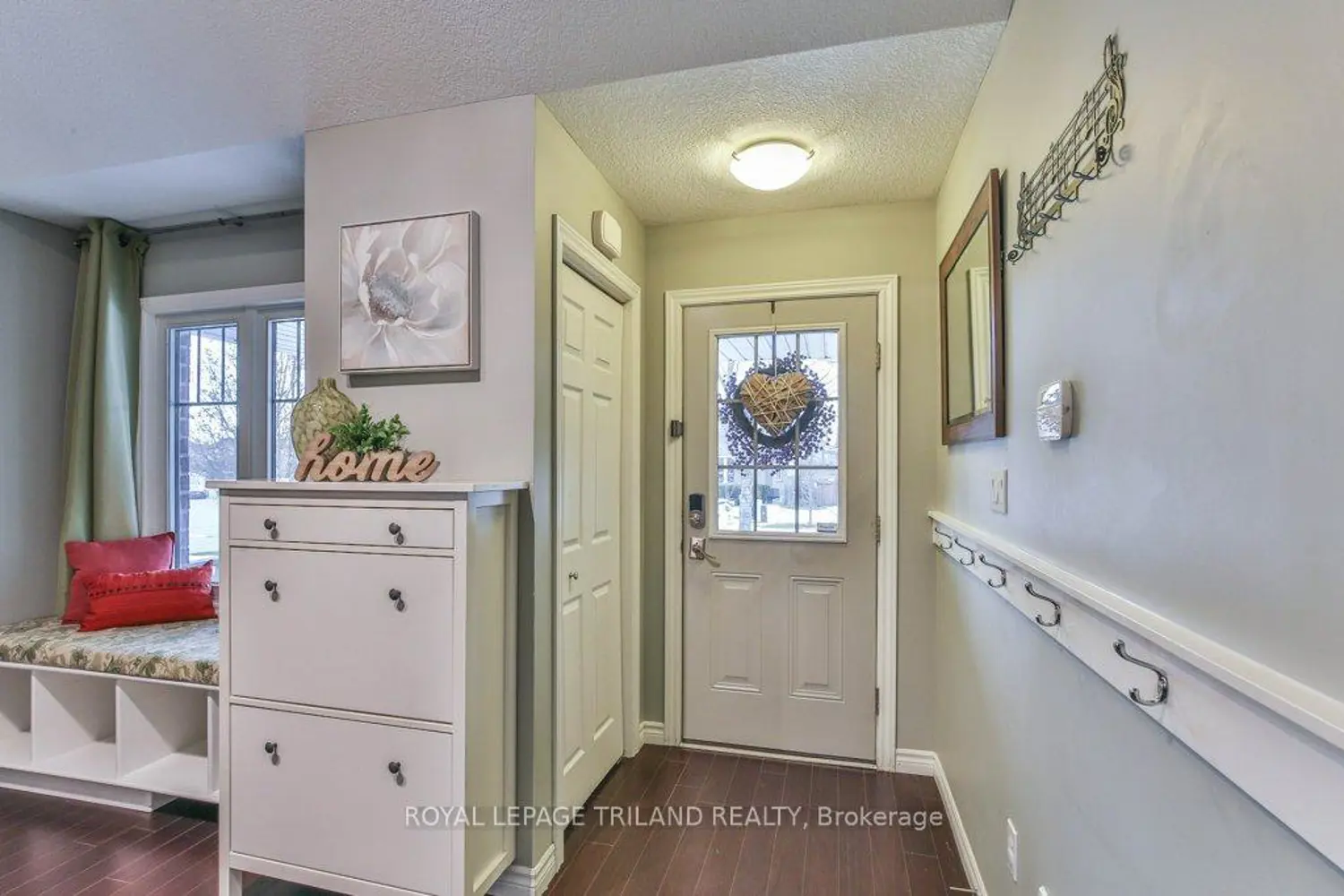 14 Alderwood Court photo 4