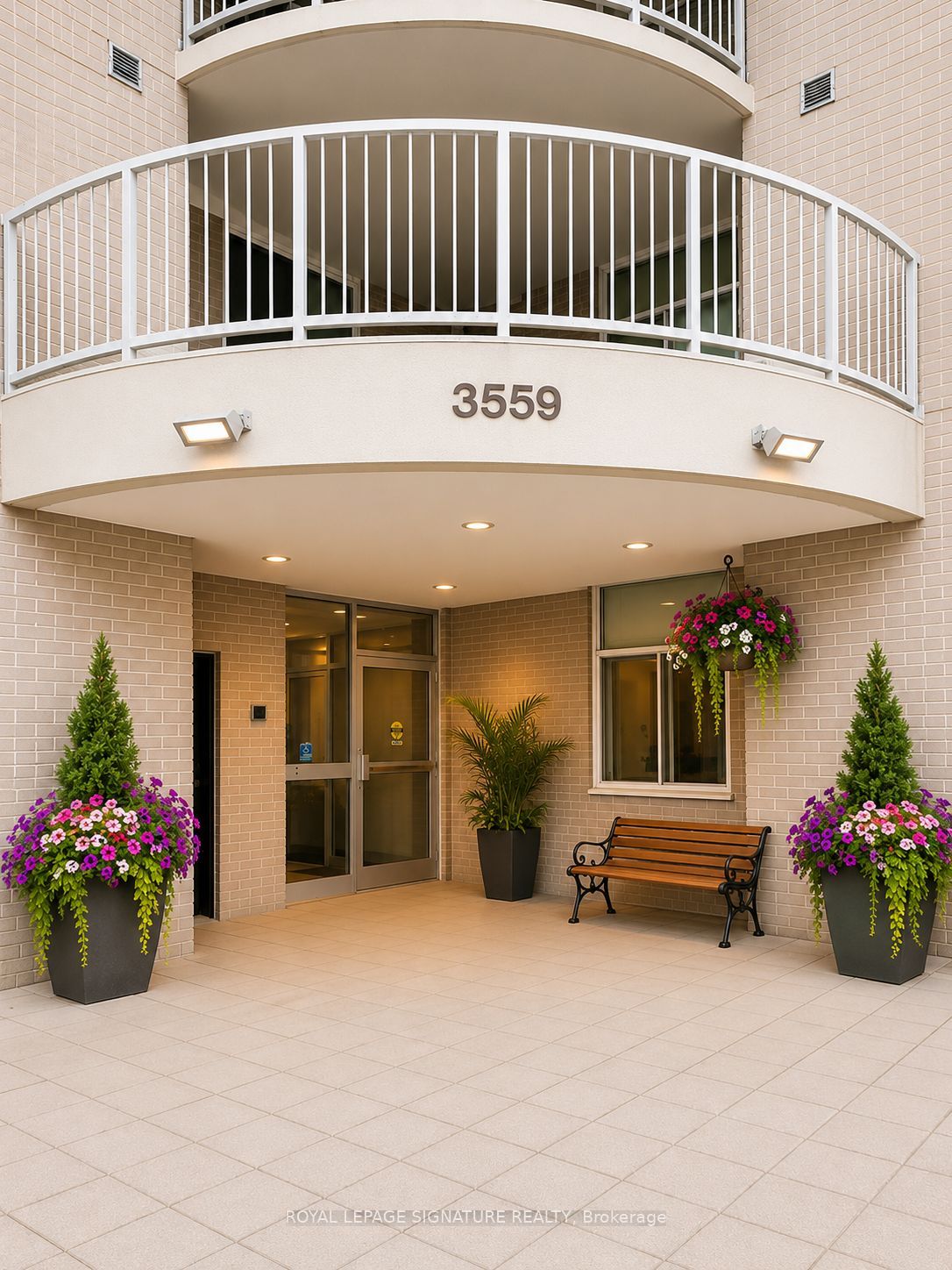 611-3559 Eglinton Avenue W, Toronto, ON, M6M 5C6