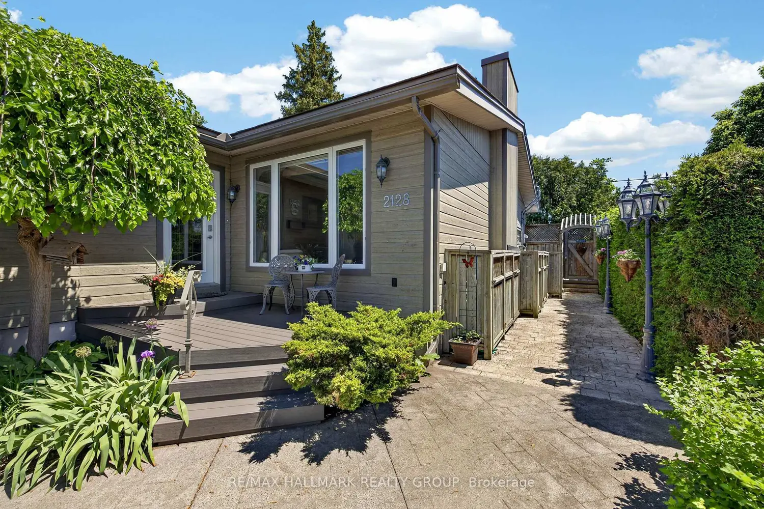 2128 Benjamin Avenue photo 2