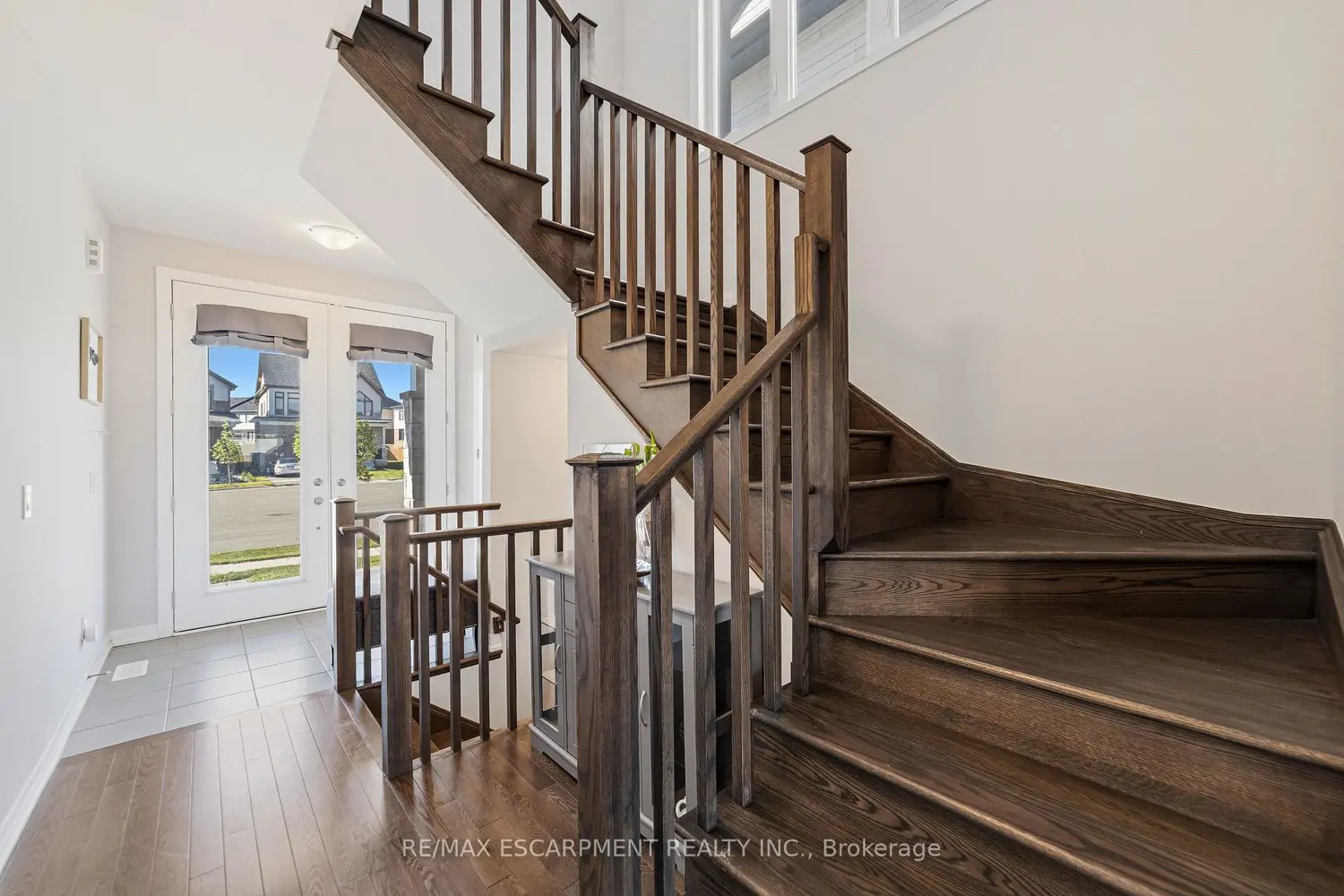 8 Pinnacle Court photo 2