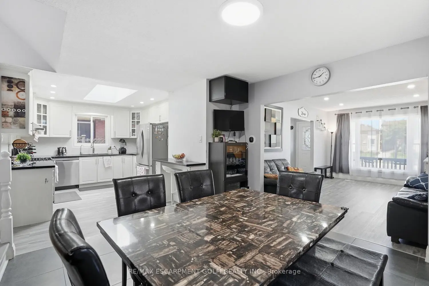 391 East 24Th Street photo 3