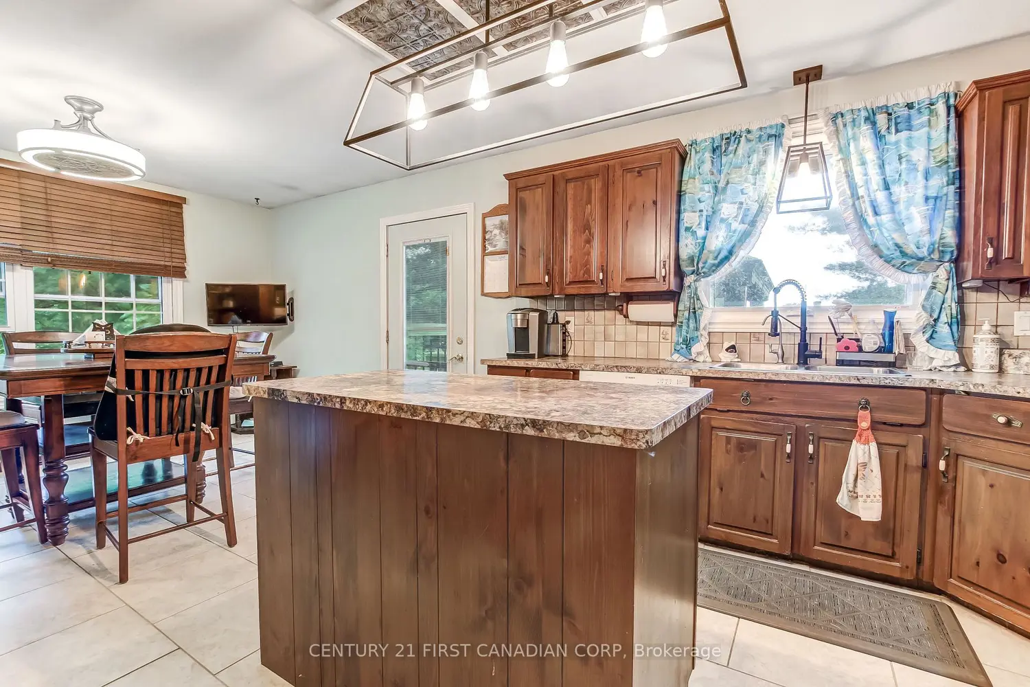 6892 Century Drive photo 5