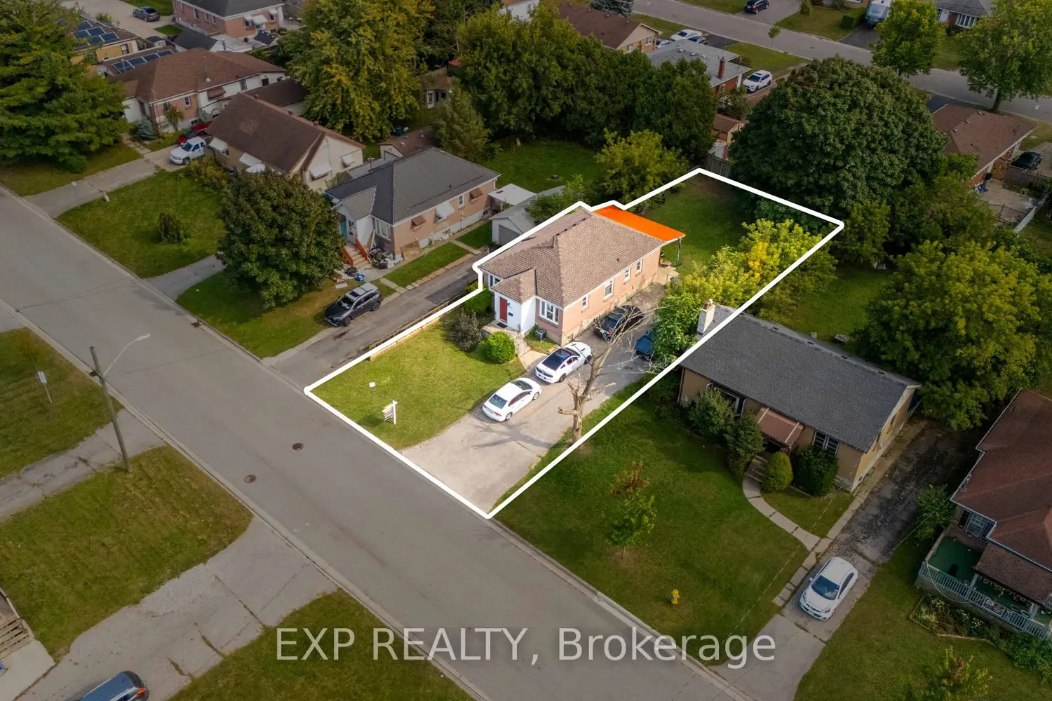1519 Howland Avenue photo 3