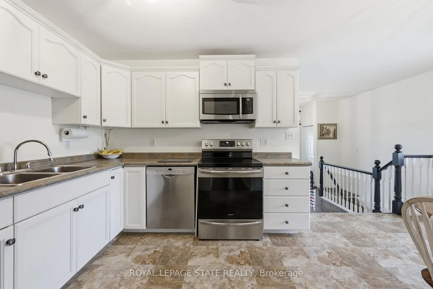 172 B King Street photo 3