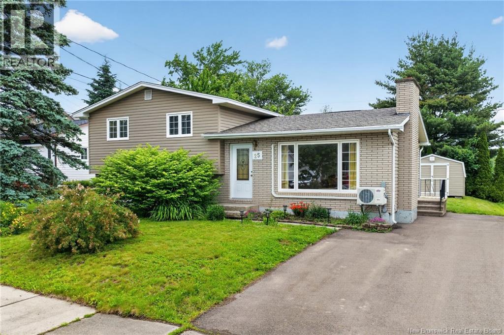 25 Lasalle Crescent, Moncton, NB, E1A5L5