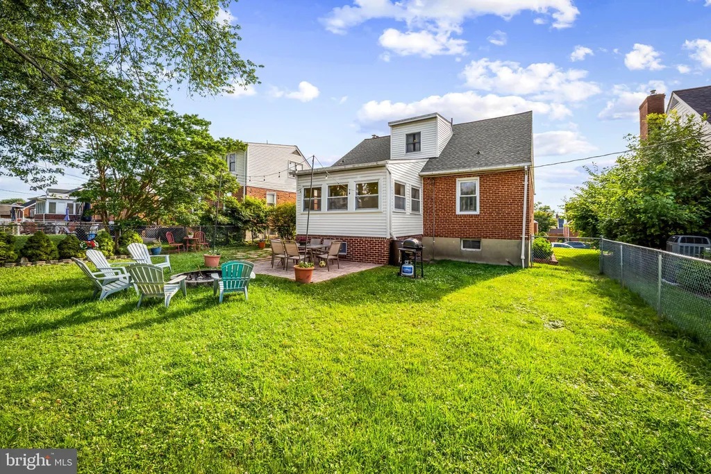 8227 Laurel Dr, Baltimore, MD 21234