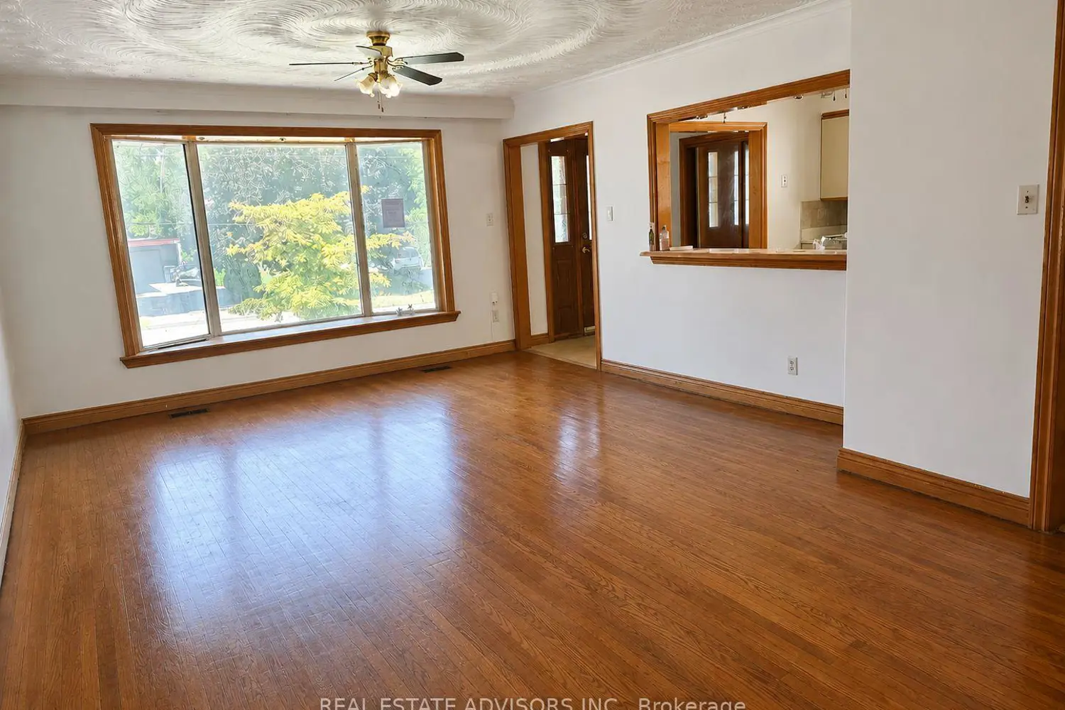 89 Euclid Avenue photo 2