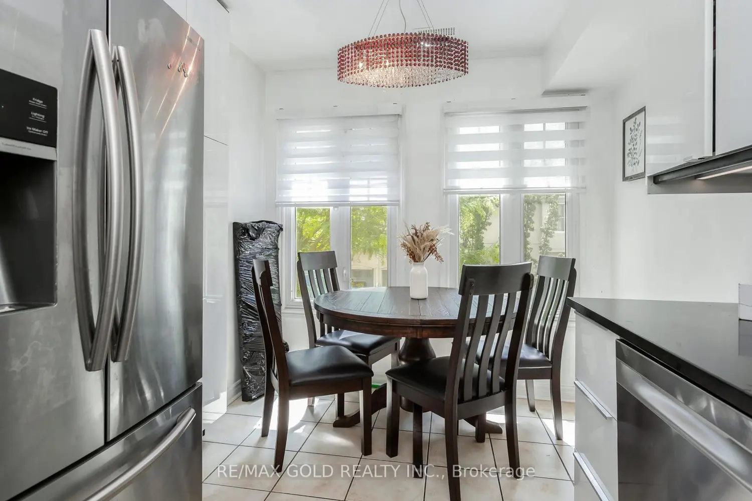 800 Dundas Street 37 photo 4